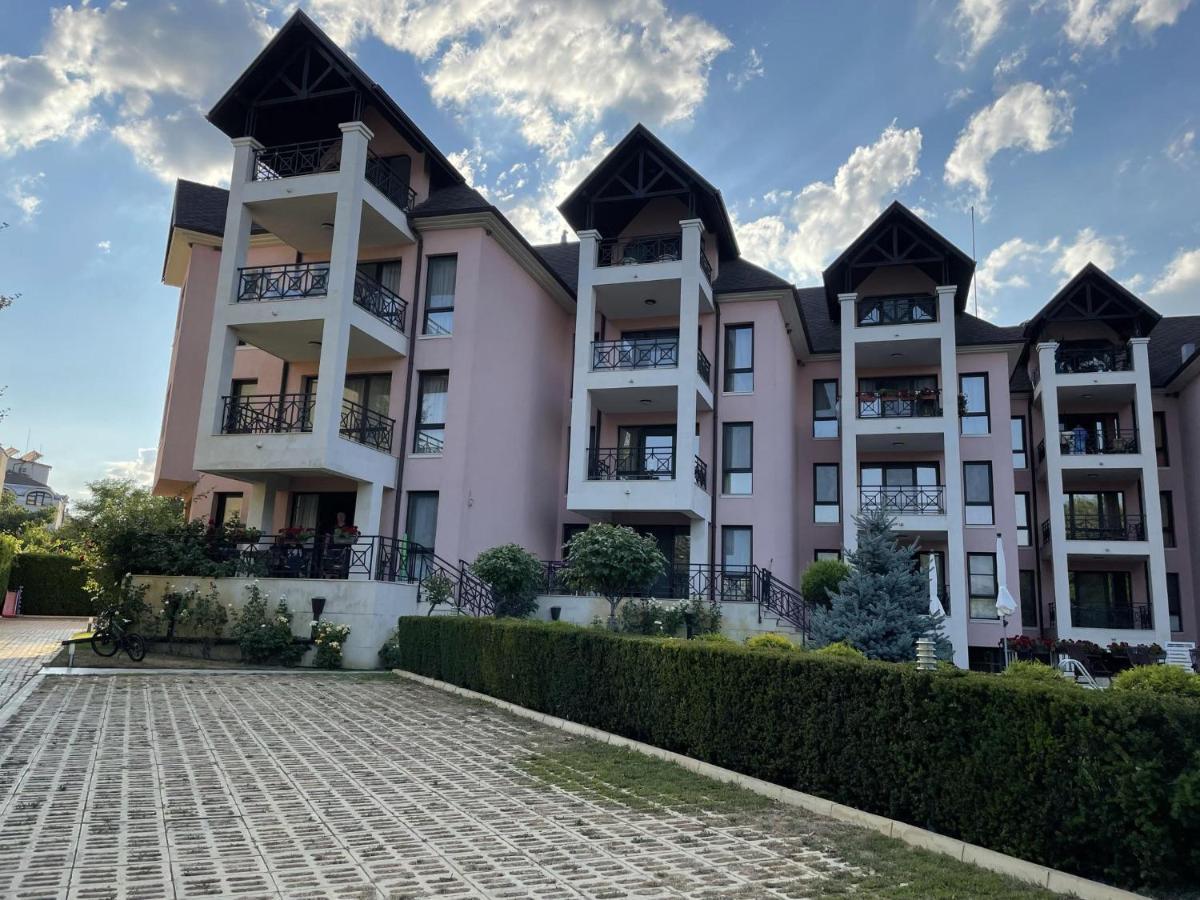 Stunning 2-Bed Apartment In Sea Resort Varna Saints Constantine and Helena Exterior photo